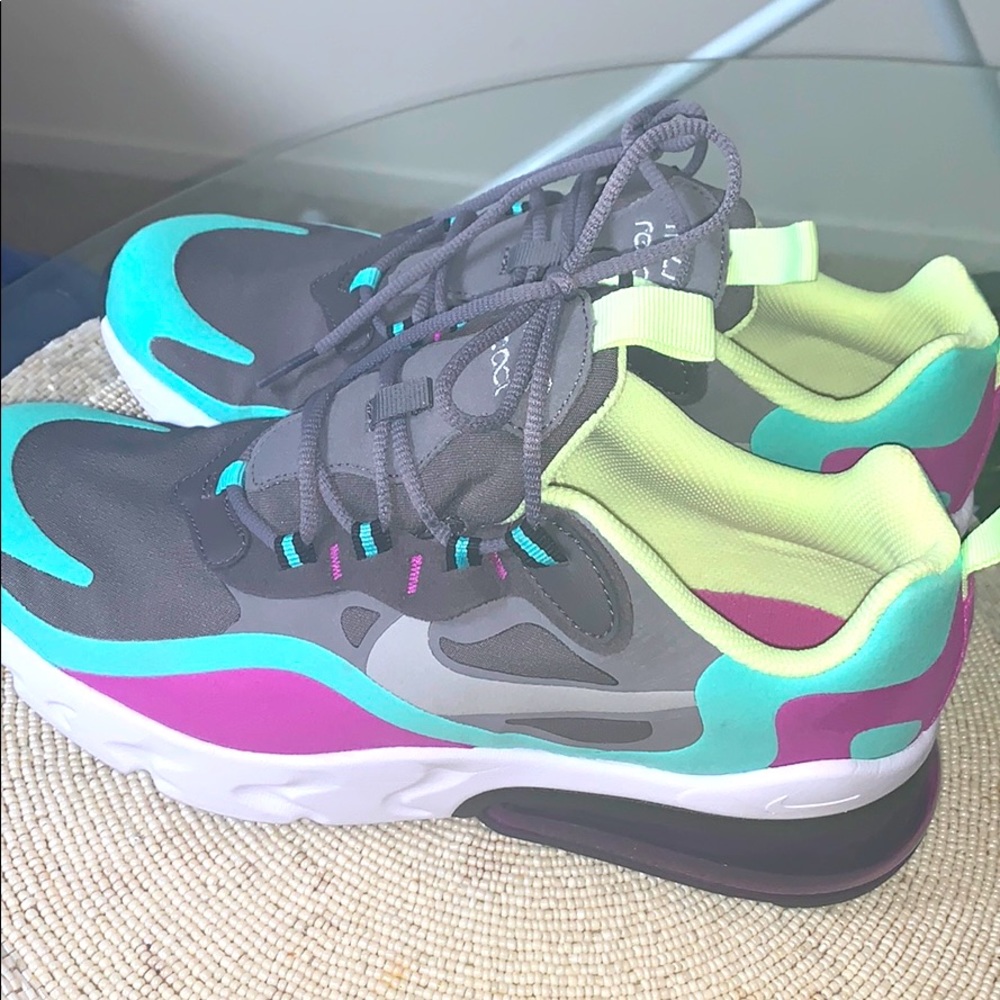 Nike Air Max 270 Big Girl (sz: 7y)